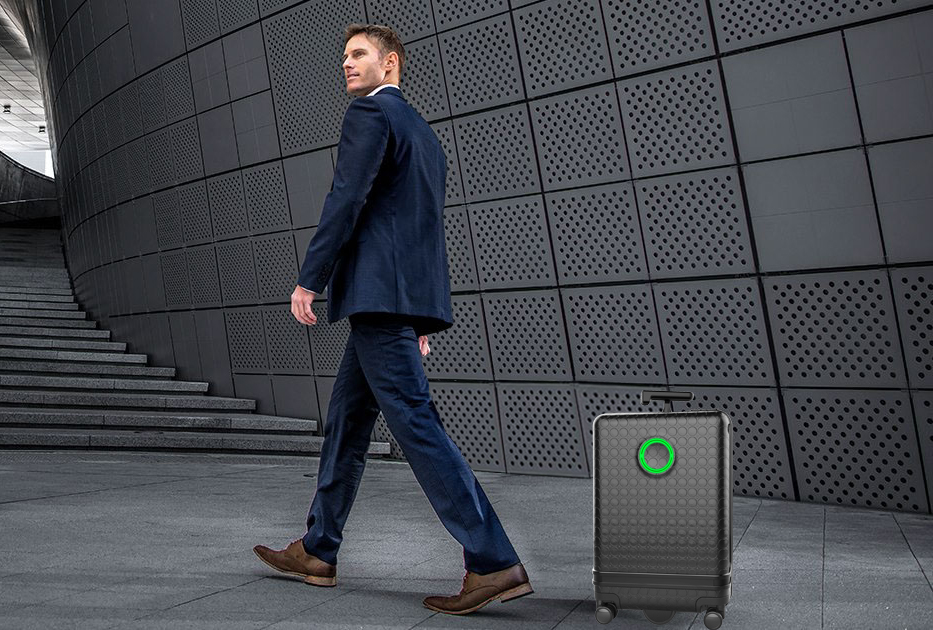 Airwheel SR5 robotic suitcase follows you