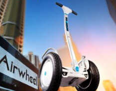 So the open control style of Airwheel S5 makes it possible for riders to “kiss” the sunshine directly.