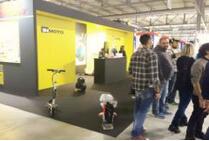 Airwheel электрические hoverboard в 2015 году EICMA принес визуальный праздник.