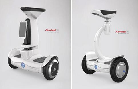  شاشة عرض كبيرة 4 بوصة الصمام يظهر الدراجات البخارية الكهربائية ذات العجلات 2 Airwheel S3، S3T و S5 للحالة ومعلومات السفر في جميع الأوقات: المسافة المقطوعة، السرعة الحالية، والبطارية درجة الحرارة المحيطة ومستوى.